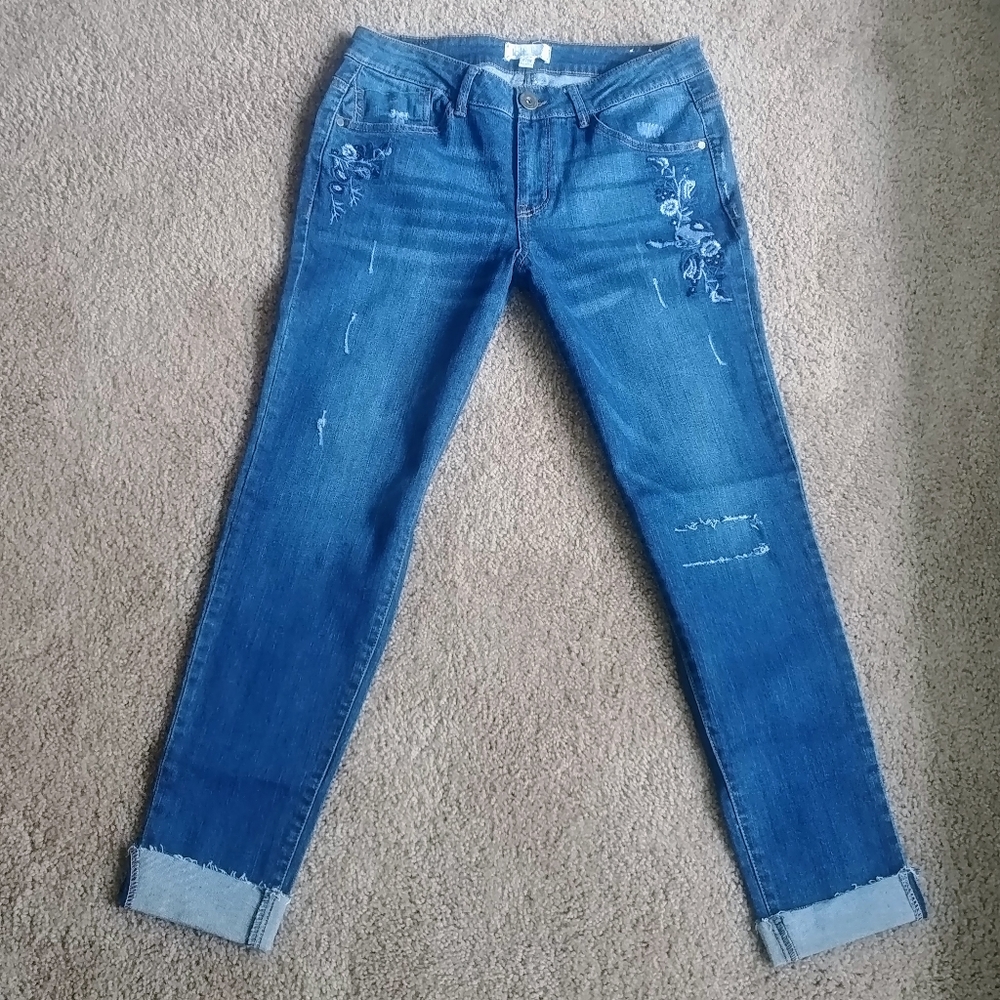 Jolt embroidered jeans size 9/29W